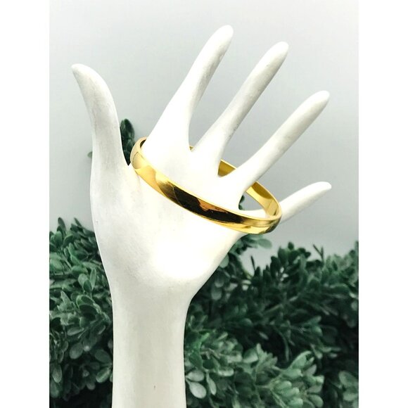 Vintage inspired Gold-Tone Polished Slim Bangle Bracelet - Picture 5 of 5